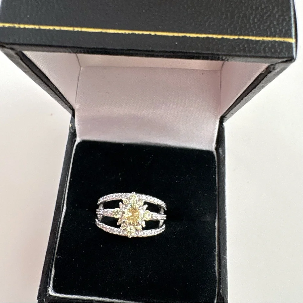 Bomb Party Kids Ring RG79942K Lemon CZ Rhodium Plating